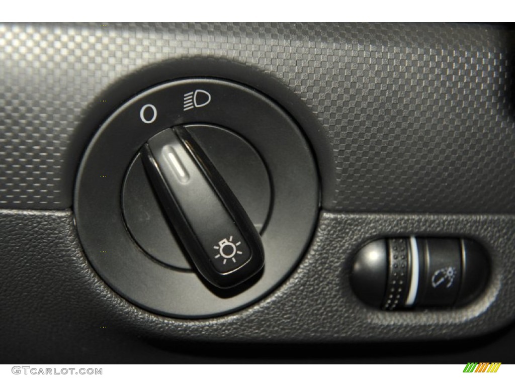 2012 Volkswagen Jetta S Sedan Controls Photo #54284066