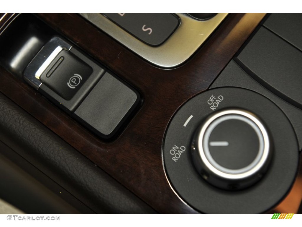 2012 Touareg TDI Lux 4XMotion - Toffee Brown Metallic / Cornsilk Beige photo #25