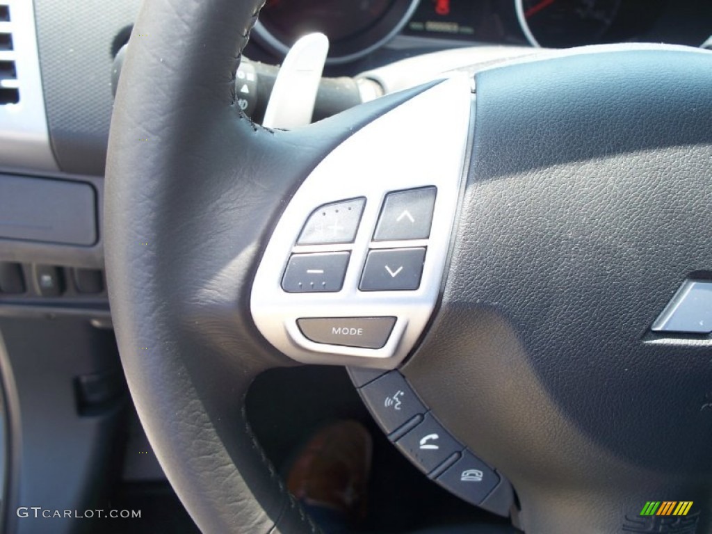 2012 Mitsubishi Outlander SE Controls Photo #54286739