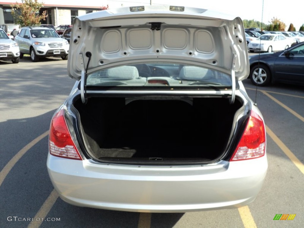 2004 Elantra GLS Sedan - Sterling Silver / Gray photo #9