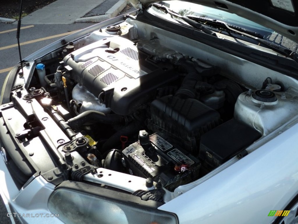 2004 Elantra GLS Sedan - Sterling Silver / Gray photo #13