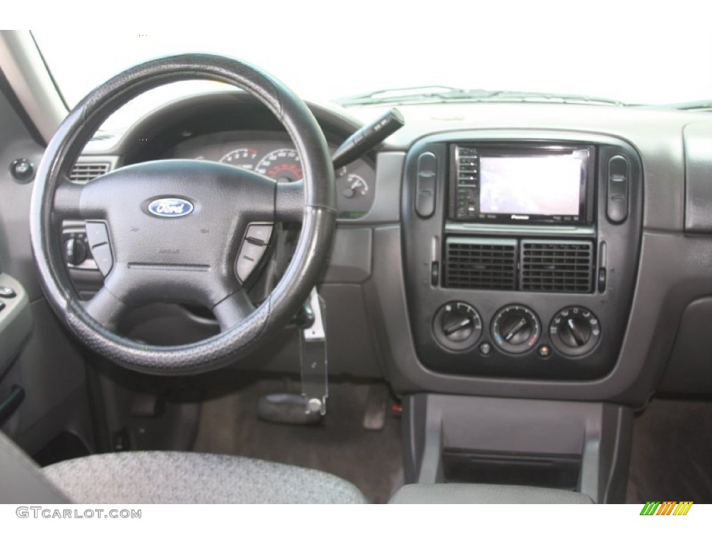 2002 Ford Explorer XLS Dashboard Photos