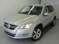 White Gold Metallic - Tiguan Wolfsburg Edition Photo No. 3
