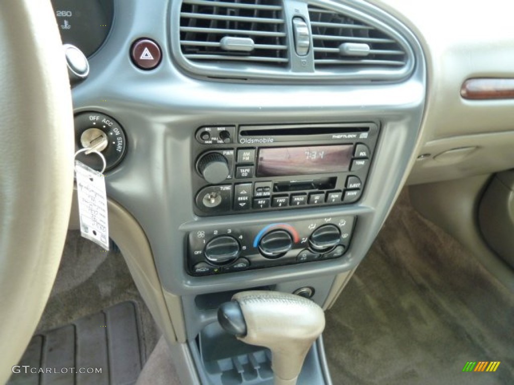 1998 Cutlass GLS - Dark Cherry Metallic / Neutral photo #18