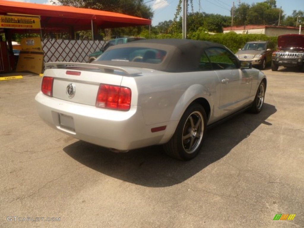 2005 Mustang V6 Premium Convertible - Satin Silver Metallic / Dark Charcoal photo #8