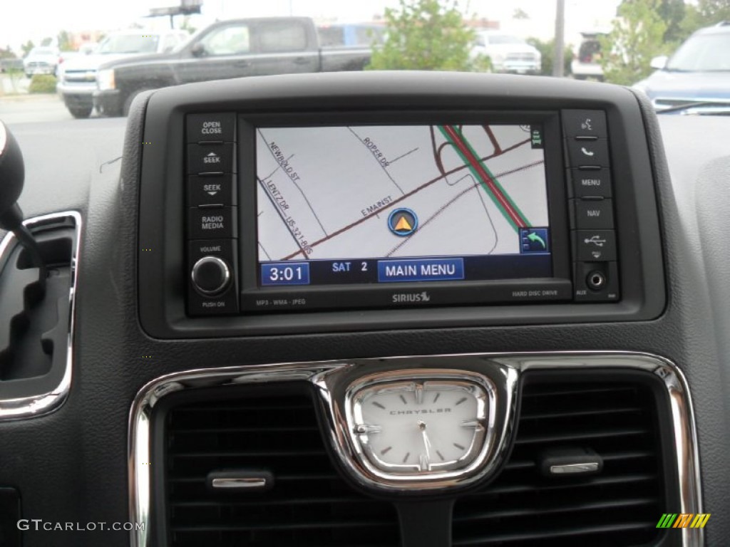 2012 Chrysler Town & Country Touring - L Navigation Photo #54297101