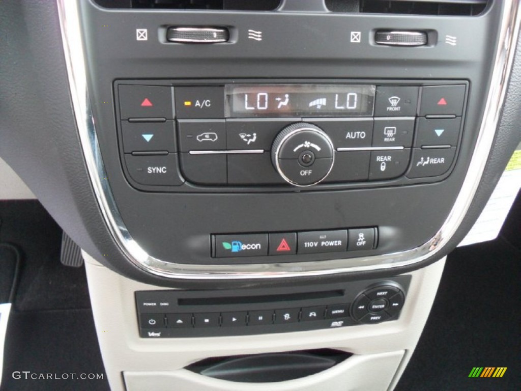 2012 Chrysler Town & Country Touring - L Controls Photo #54297111