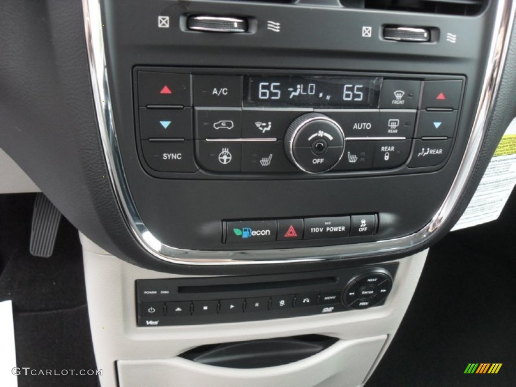 2012 Chrysler Town & Country Touring - L Controls Photo #54297336