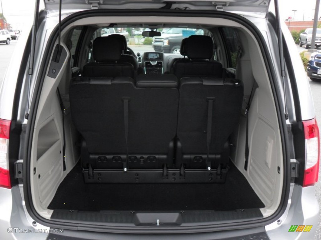 2012 Chrysler Town & Country Touring - L Trunk Photo #54297436