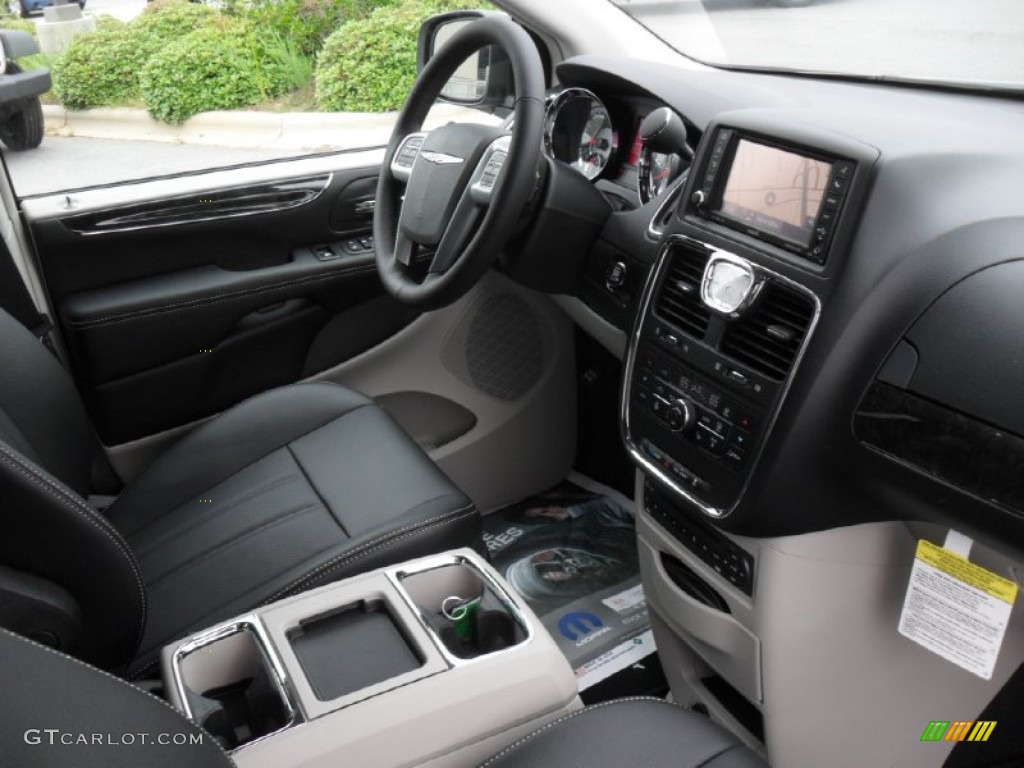 Black/Light Graystone Interior 2012 Chrysler Town & Country Touring - L Photo #54297477