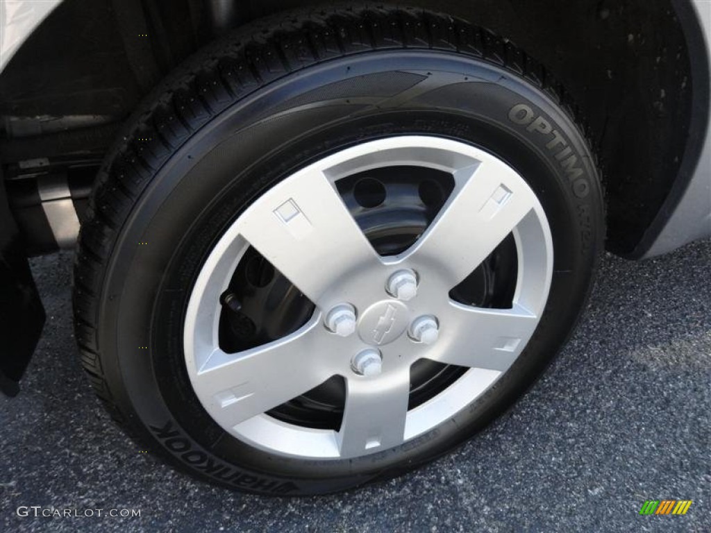 2010 Aveo LT Sedan - Medium Gray / Charcoal photo #4