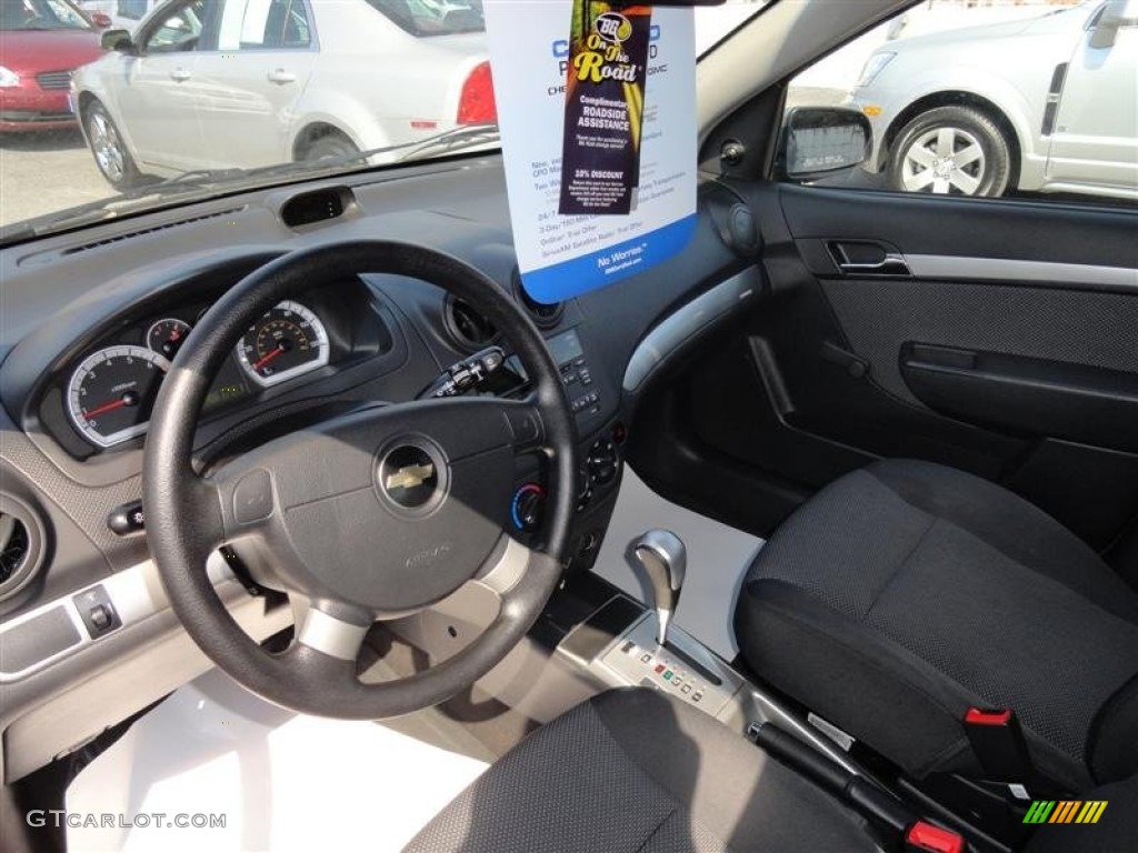 2010 Aveo LT Sedan - Medium Gray / Charcoal photo #7