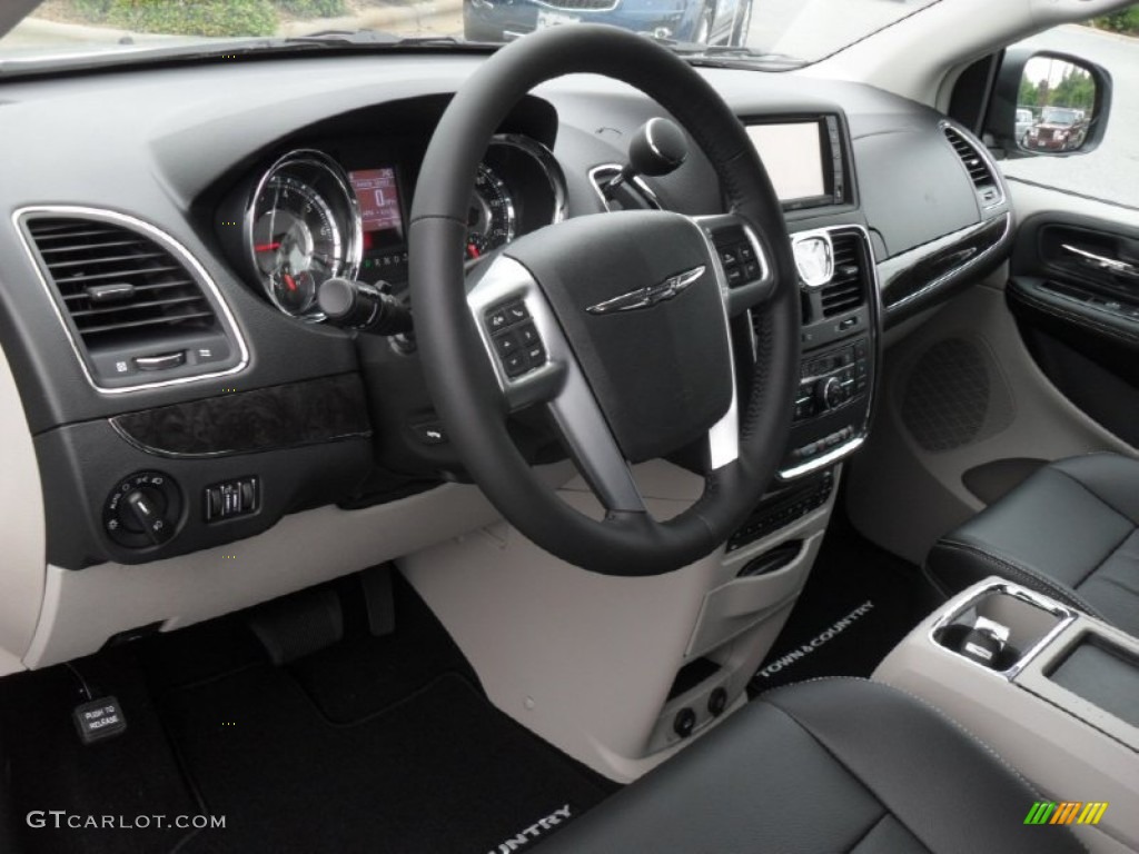 Black/Light Graystone Interior 2012 Chrysler Town & Country Touring - L Photo #54297522