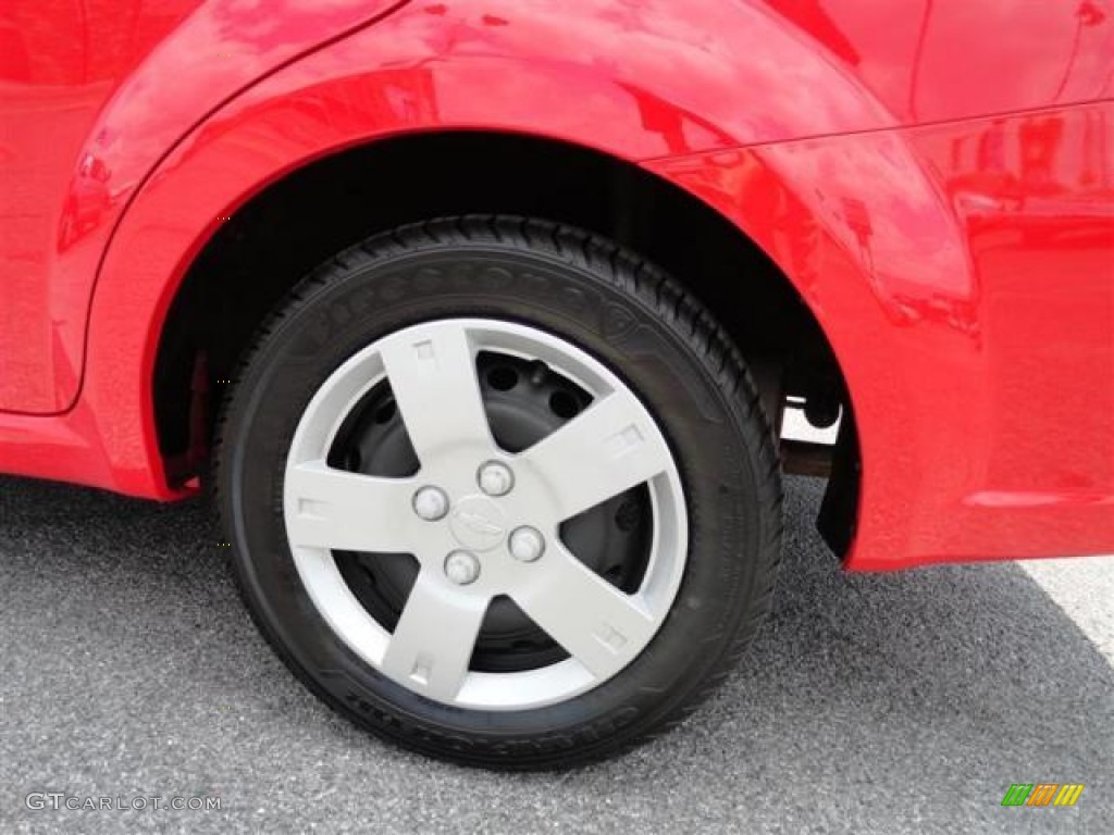 2010 Aveo LT Sedan - Victory Red / Charcoal photo #5