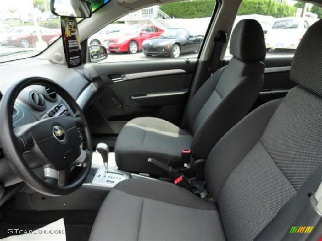 2010 Aveo LT Sedan - Victory Red / Charcoal photo #6