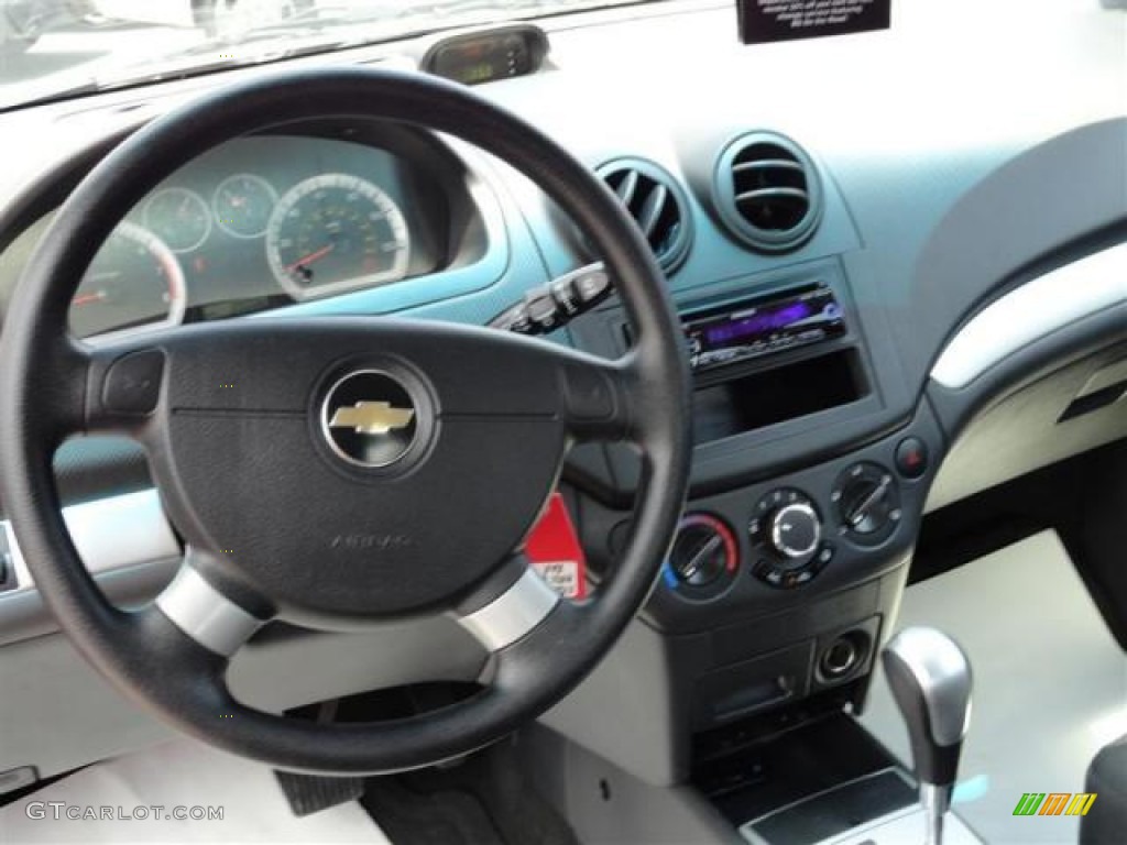 2010 Aveo LT Sedan - Victory Red / Charcoal photo #8