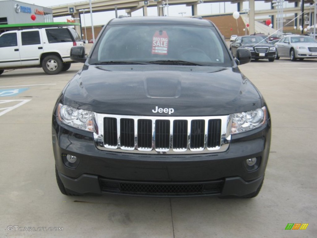 2011 Grand Cherokee Laredo - Brilliant Black Crystal Pearl / Black photo #8