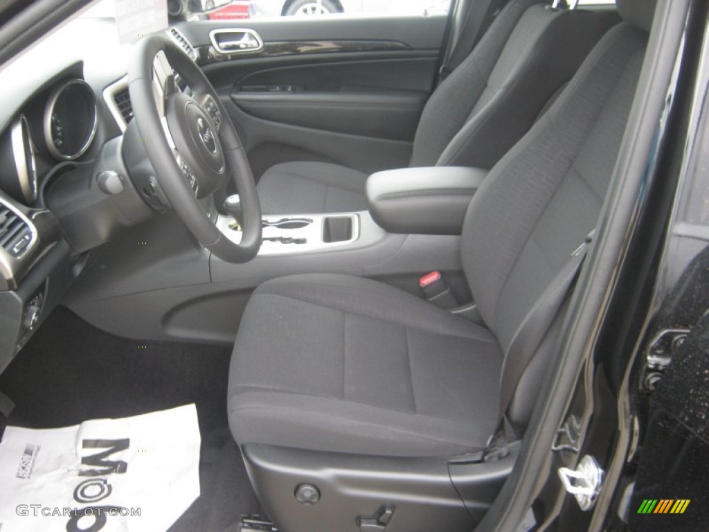 2011 Grand Cherokee Laredo - Brilliant Black Crystal Pearl / Black photo #12