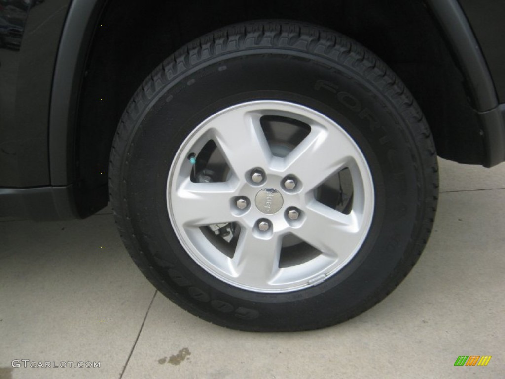 2011 Grand Cherokee Laredo - Brilliant Black Crystal Pearl / Black photo #20