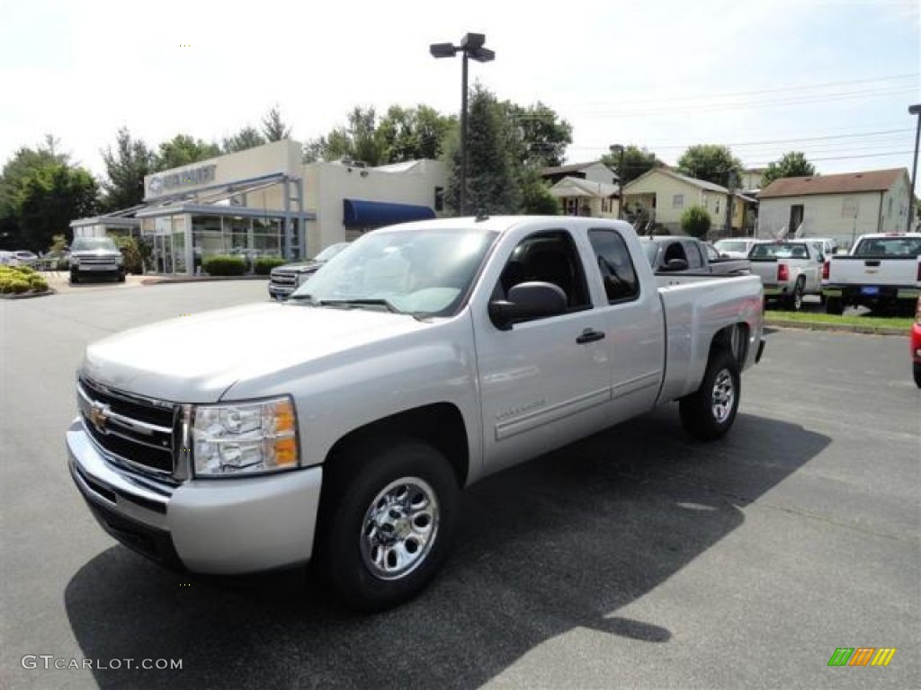 2011 Silverado 1500 LS Extended Cab 4x4 - Sheer Silver Metallic / Dark Titanium photo #2