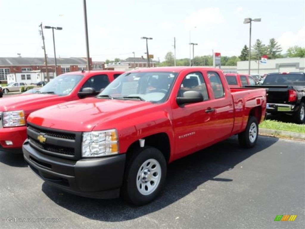 2011 Silverado 1500 Extended Cab - Victory Red / Dark Titanium photo #2