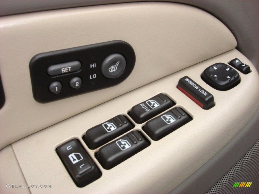 2002 Chevrolet Tahoe LT Controls Photo #54317340