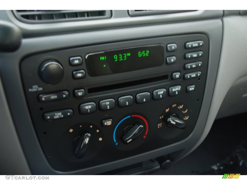 2003 Ford Taurus SES Audio System Photo #54317496
