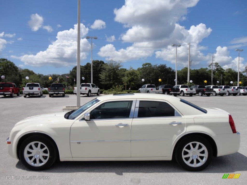 Cool Vanilla White 2009 Chrysler 300 C HEMI Exterior Photo #54318066