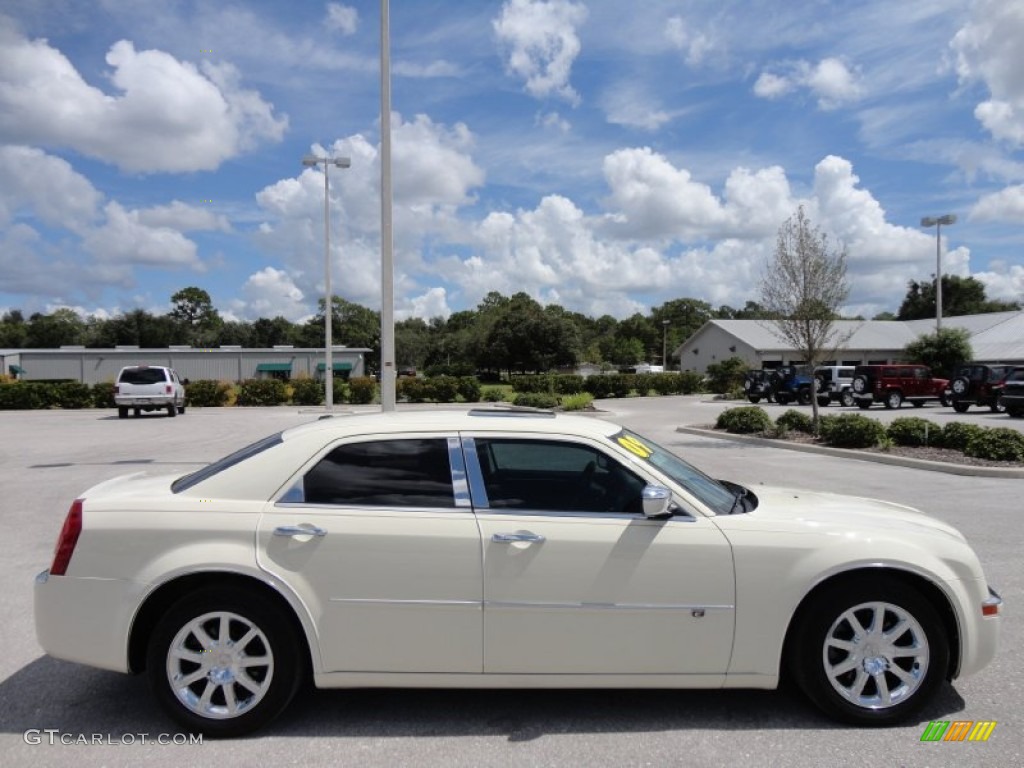 Cool Vanilla White 2009 Chrysler 300 C HEMI Exterior Photo #54318141