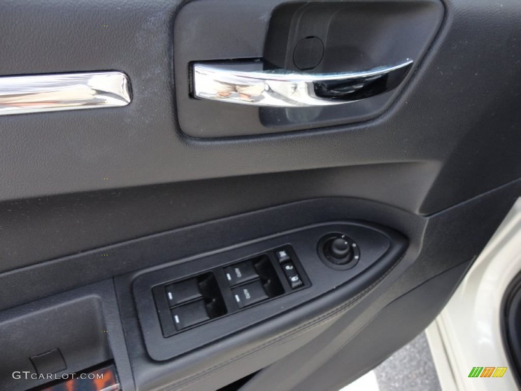 2009 Chrysler 300 C HEMI Controls Photo #54318240