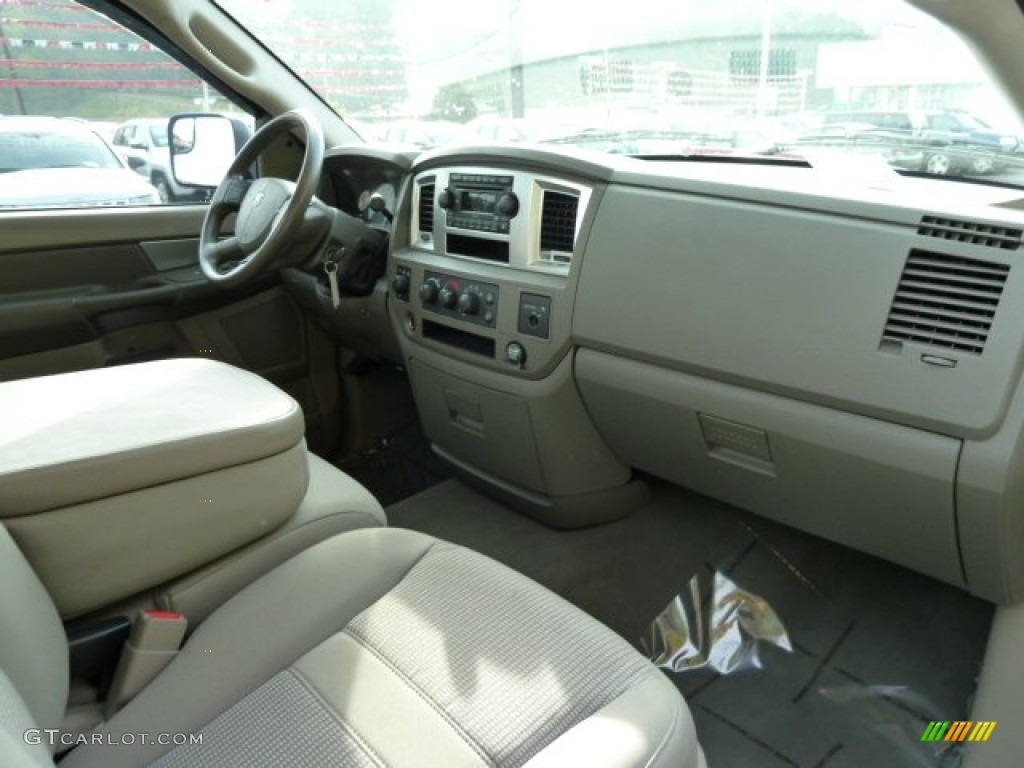 2007 Ram 1500 SLT Regular Cab 4x4 - Light Khaki Metallic / Medium Slate Gray photo #17