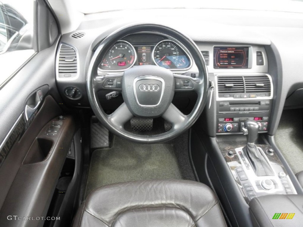 2007 Audi Q7 4.2 Premium quattro Espresso Brown Dashboard Photo #54320355
