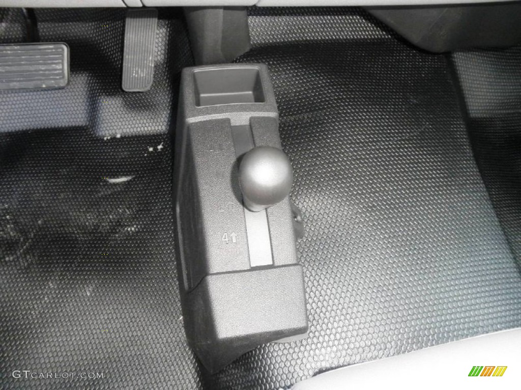 2012 GMC Sierra 3500HD Regular Cab 4x4 Dually Chassis Controls Photo #54321177