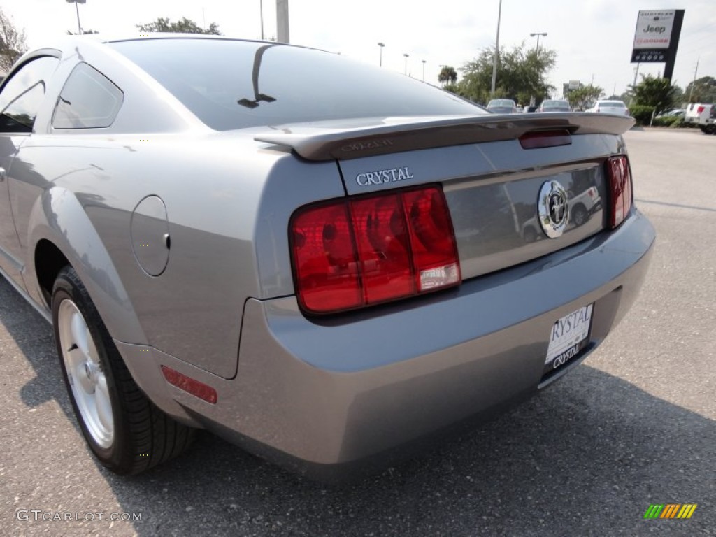 2007 Mustang V6 Deluxe Coupe - Tungsten Grey Metallic / Light Graphite photo #7