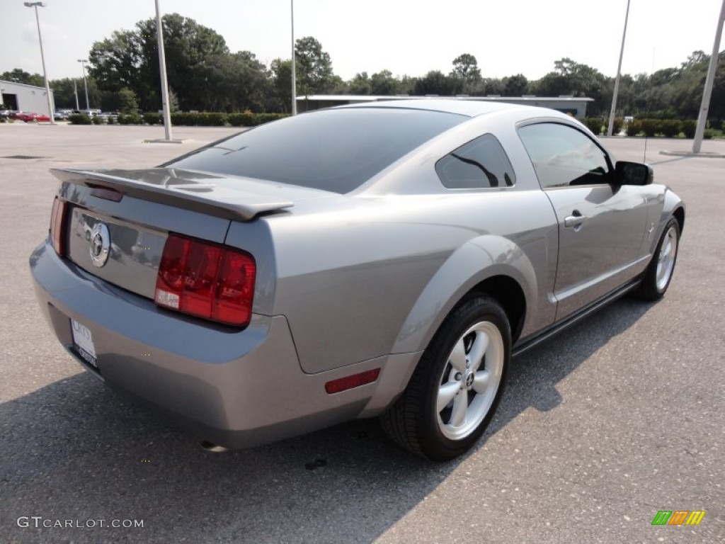 2007 Mustang V6 Deluxe Coupe - Tungsten Grey Metallic / Light Graphite photo #9