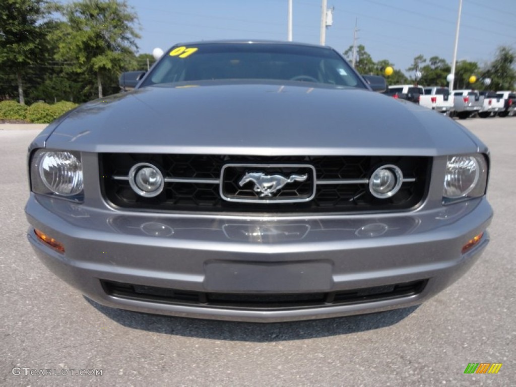 2007 Mustang V6 Deluxe Coupe - Tungsten Grey Metallic / Light Graphite photo #13