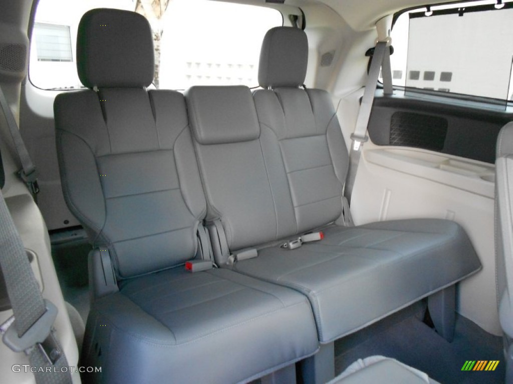 Aero Gray Interior 2012 Volkswagen Routan SEL Photo #54324989