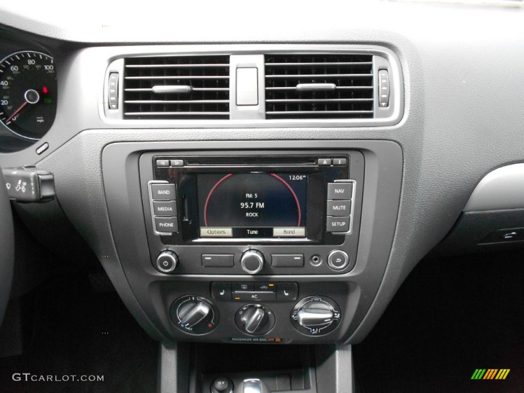 2012 Volkswagen Jetta SEL Sedan Controls Photo #54325912