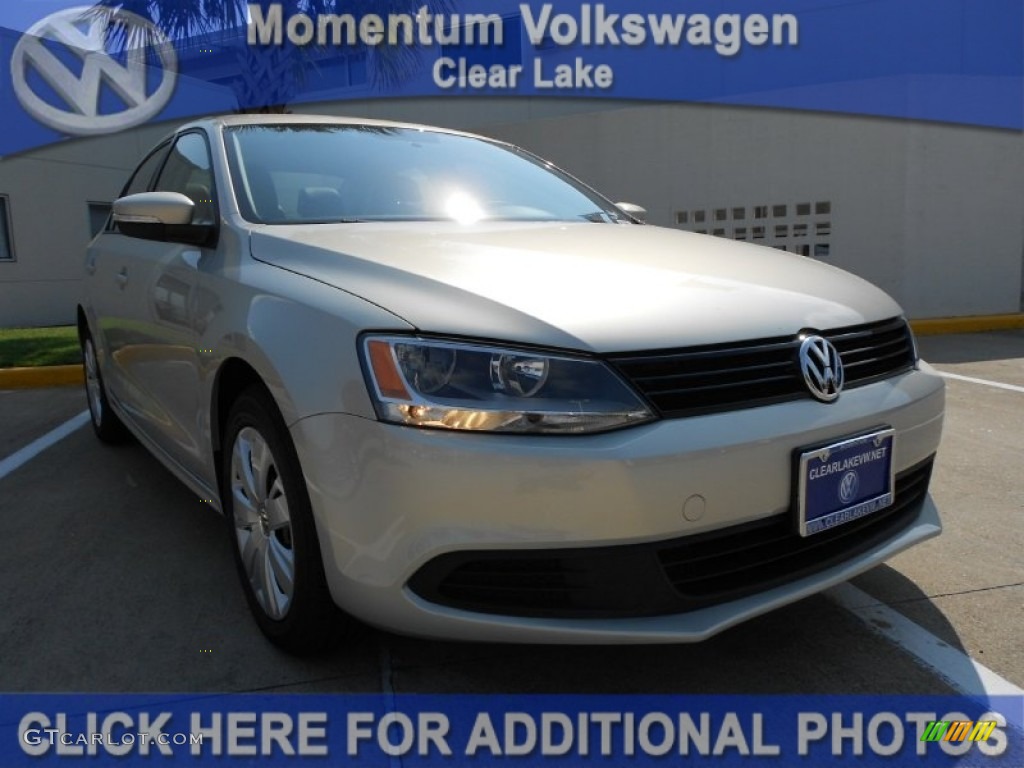 White Gold Metallic Volkswagen Jetta