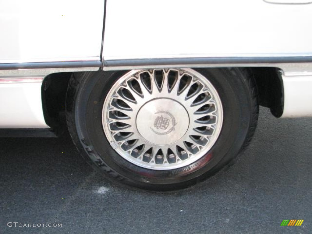 1994 Cadillac DeVille Sedan Wheel Photo #54328669
