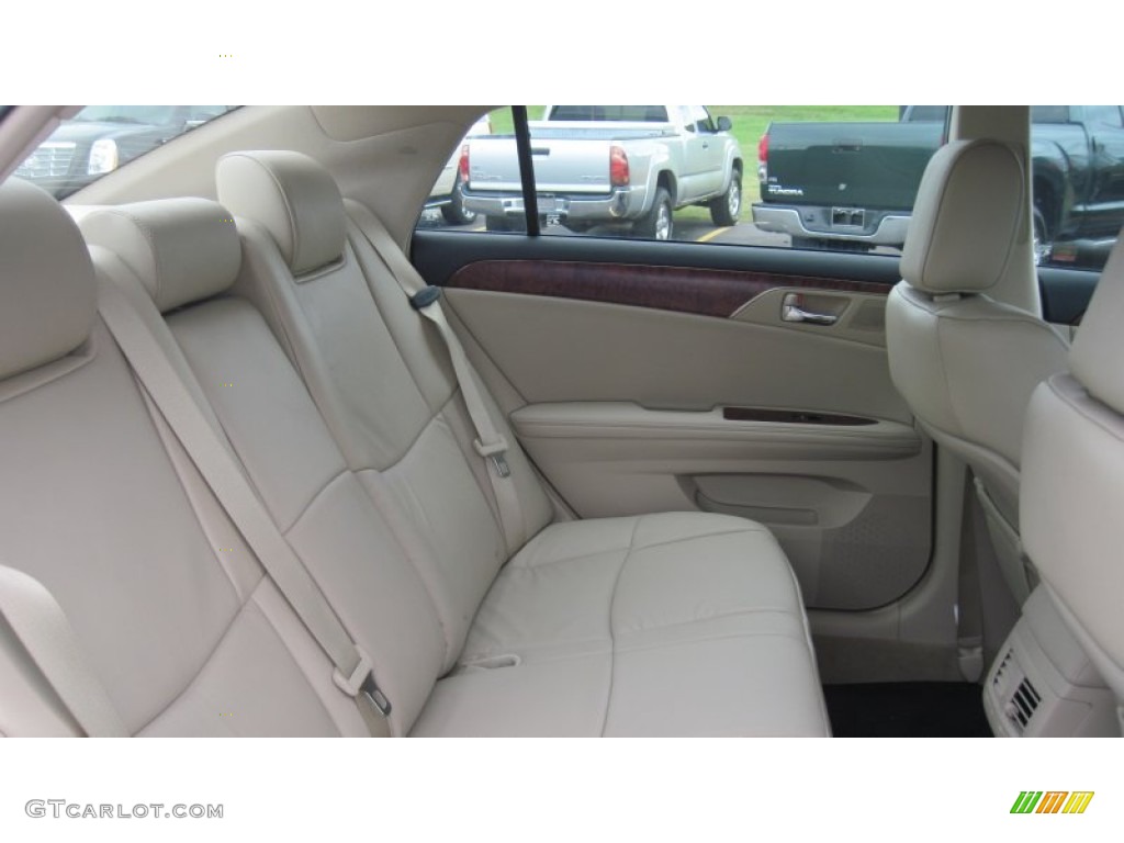 2011 Avalon  - Sandy Beach Metallic / Ivory photo #17