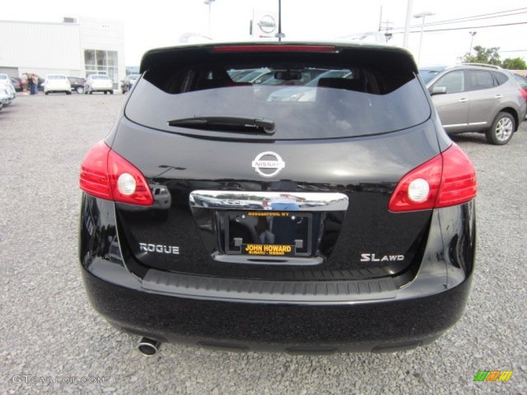 2011 Rogue SL AWD - Wicked Black / Gray photo #6
