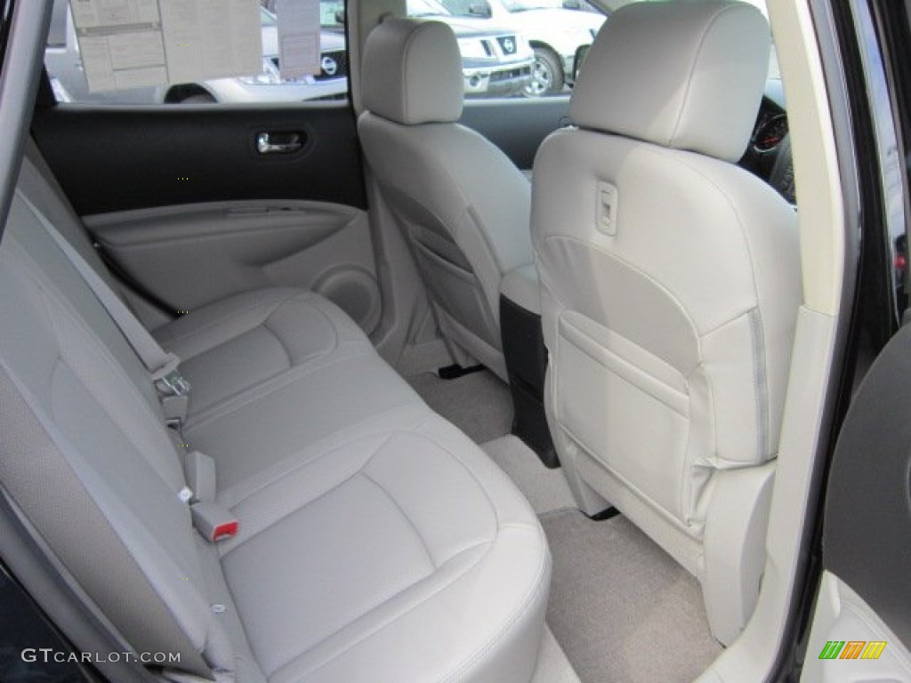2011 Rogue SL AWD - Wicked Black / Gray photo #12