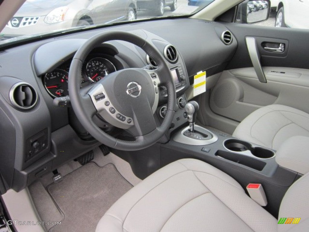 2011 Rogue SL AWD - Wicked Black / Gray photo #17