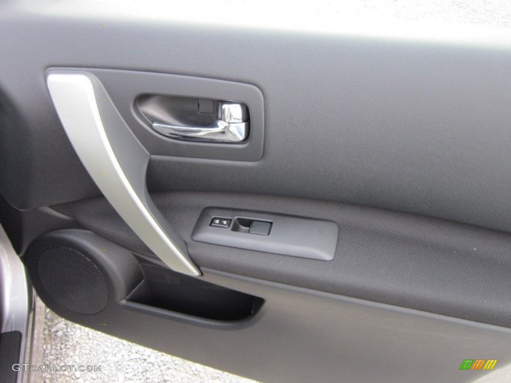 2011 Rogue SV AWD - Platinum Graphite / Black photo #10