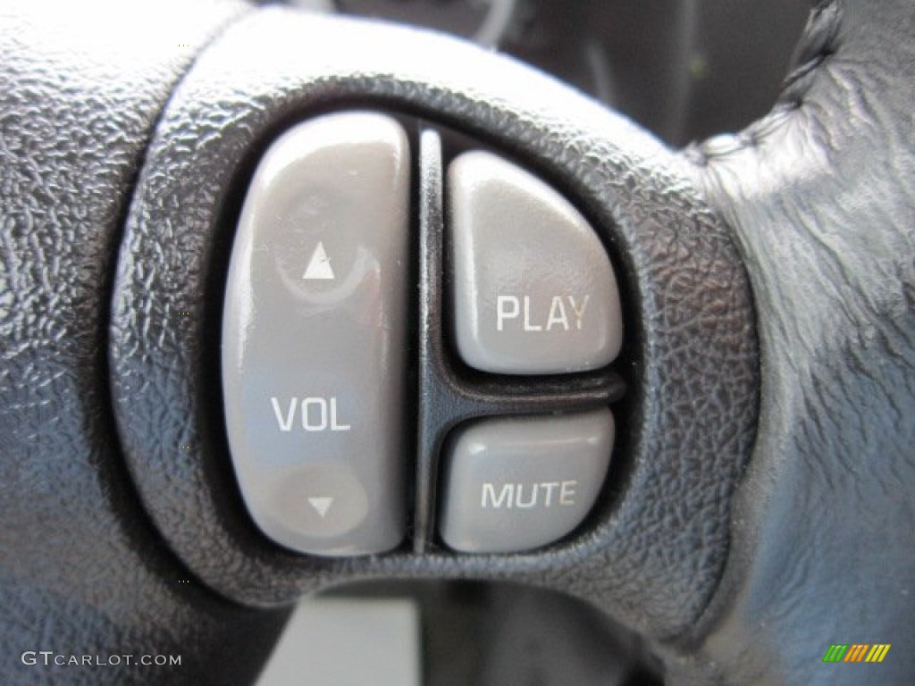 2004 Pontiac Aztek Standard Aztek Model Controls Photo #54335203