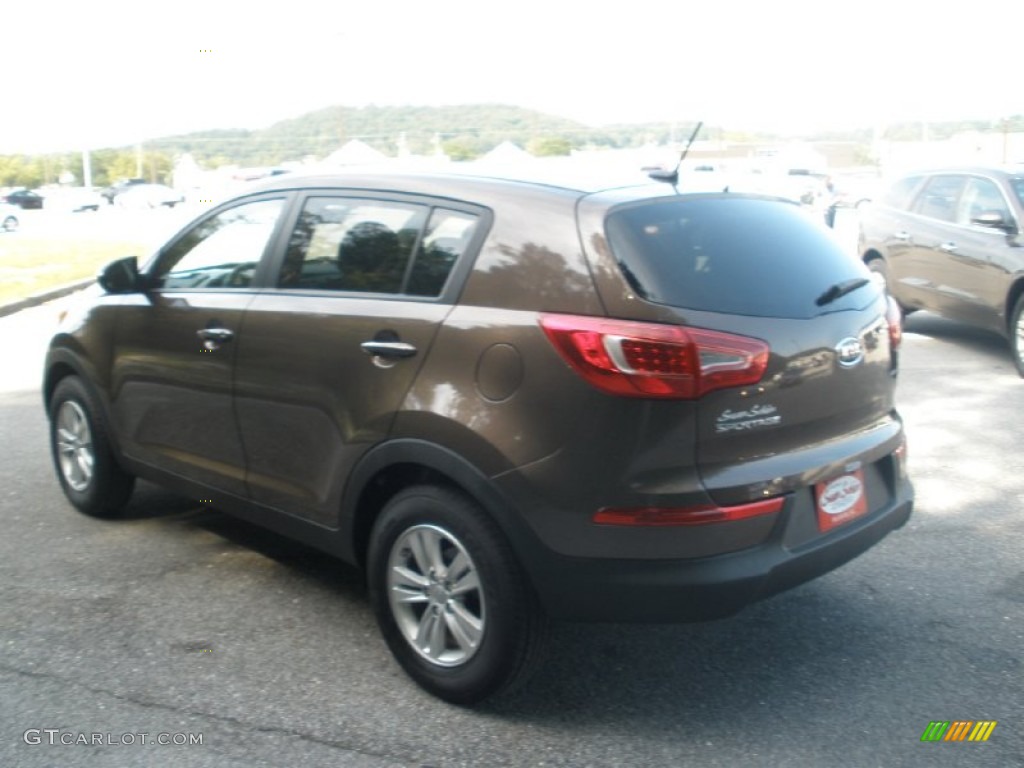 2011 Sportage LX - Sand Track / Black photo #11