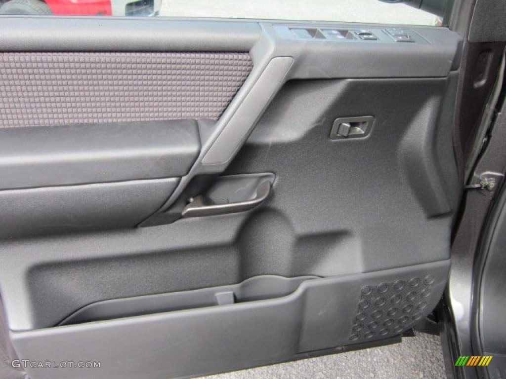 2011 Nissan Titan SV Crew Cab 4x4 Door Panel Photos