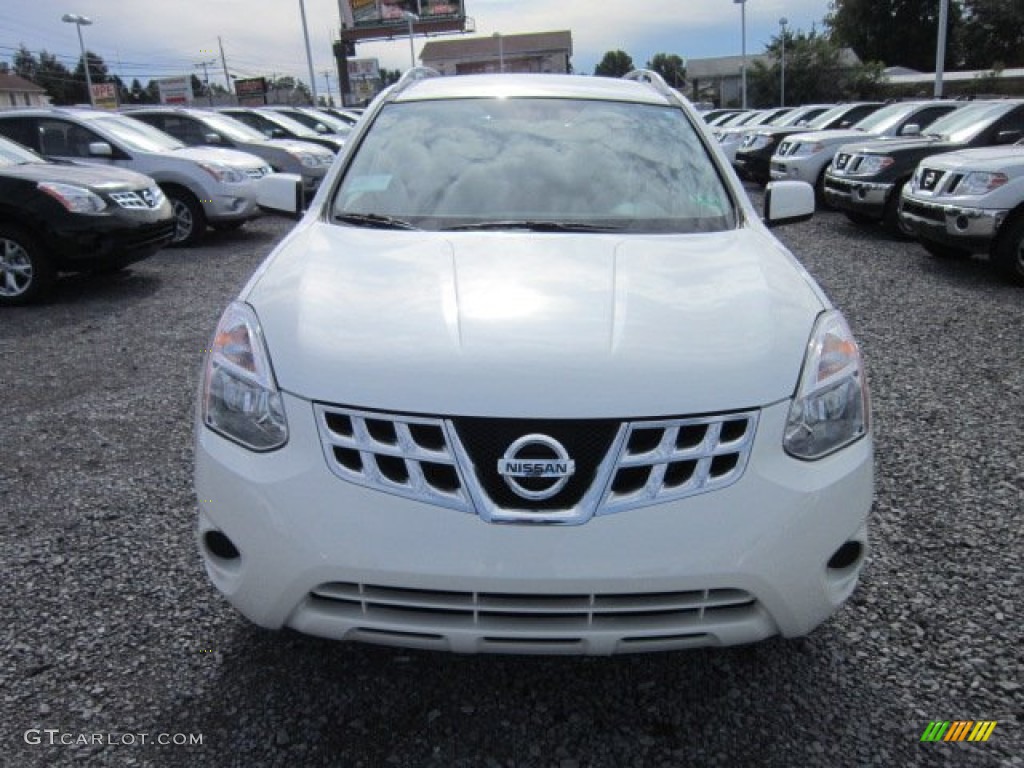 2011 Rogue SV AWD - Pearl White / Gray photo #2