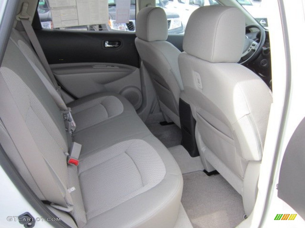 2011 Rogue SV AWD - Pearl White / Gray photo #11
